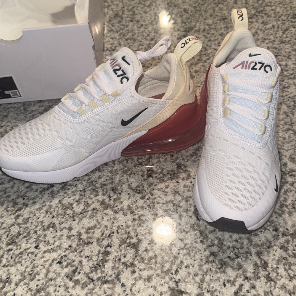 Nike Air 270 White and Red Sneakers